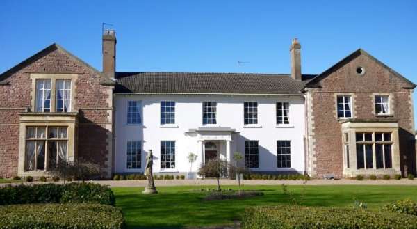 Glewstone Court Country House Hotel
