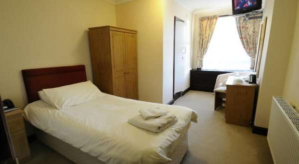 Globe Hotel