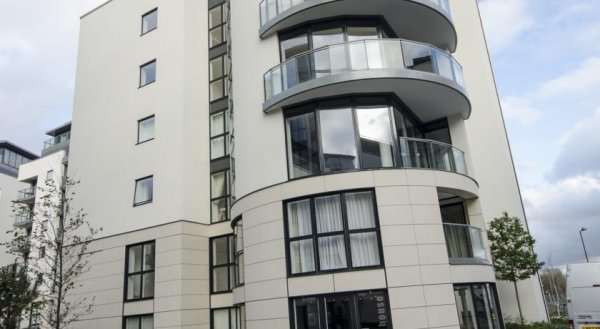 Grand Apartments - Kew Bridge