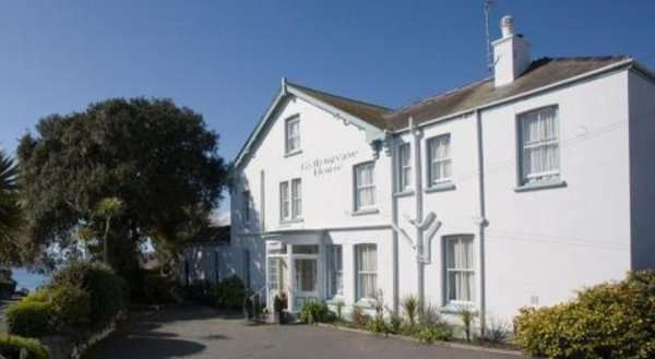 Gyllyngvase House