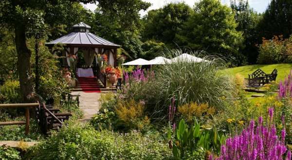 Gibbon Bridge Hotel