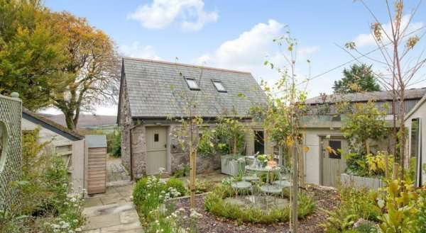 Hatchwell Lodge