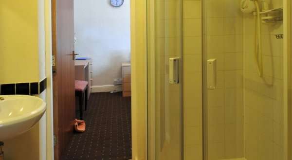 Greenmount Hotel