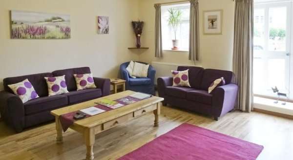 Jamie'S Parlour