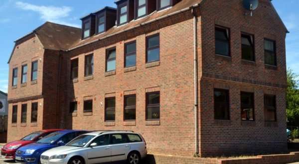 Pravonix House