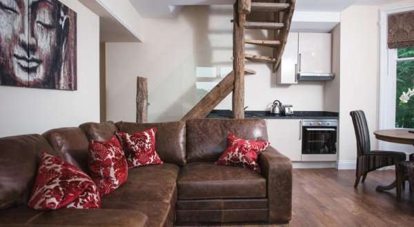 Romneys Apartments & Suites