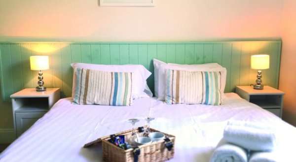 Seabreeze Restaurant With Rooms