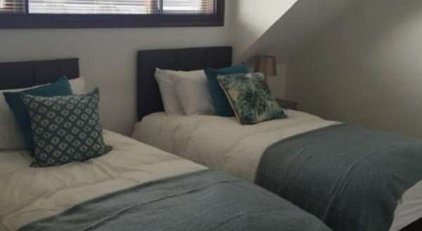 Sleaford Apartment