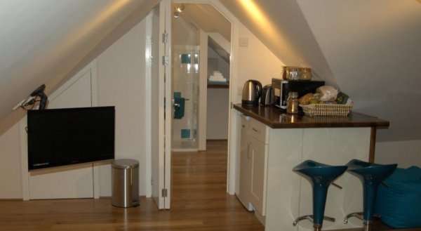 South Side Studio Bed & Breakfast