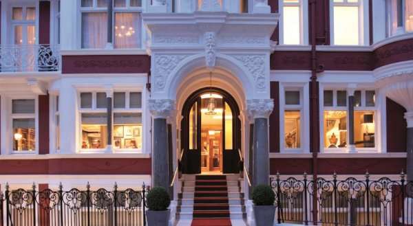 St James Hotel & Club