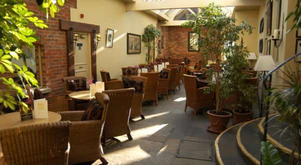 Stanwell House Hotel