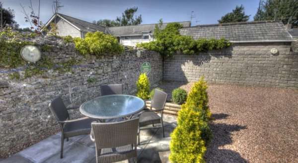 Stockwood Mews Apartments & Cottage