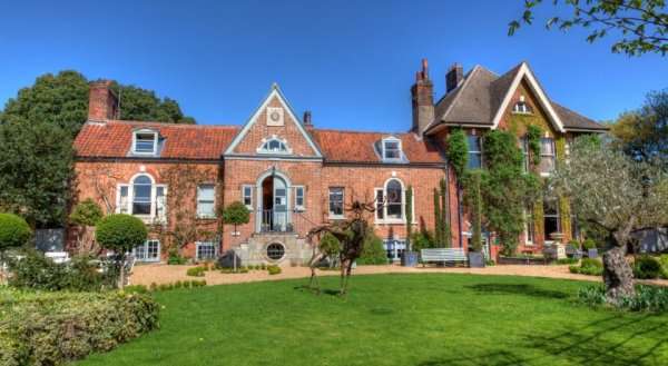 Strattons Hotel