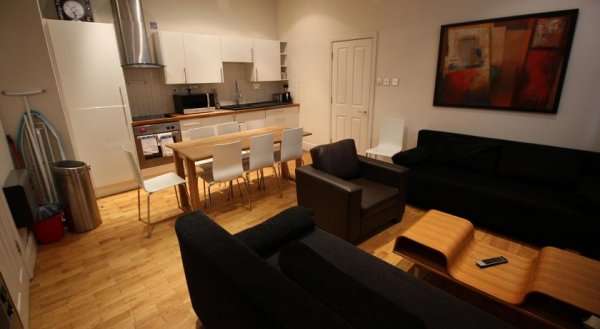 Stukely Street Apartment