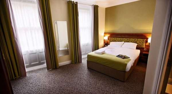 Surtees Hotel