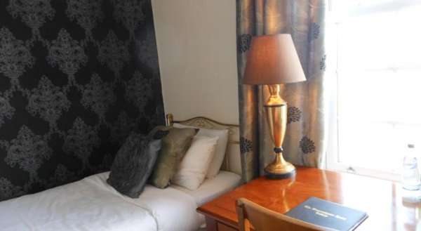 The Broomsquire Hotel