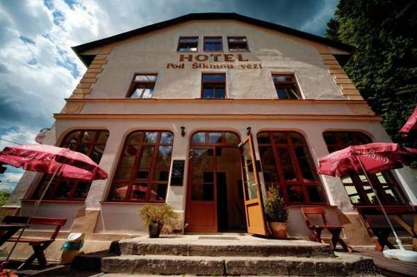 Hotel Pod šikmou věží