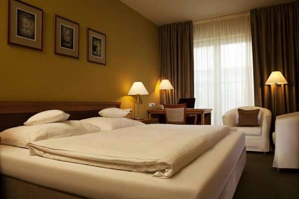 Dolce Villa Hotel