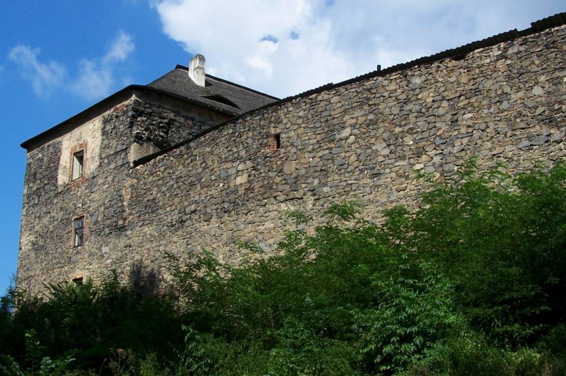 Tvrz Mrač