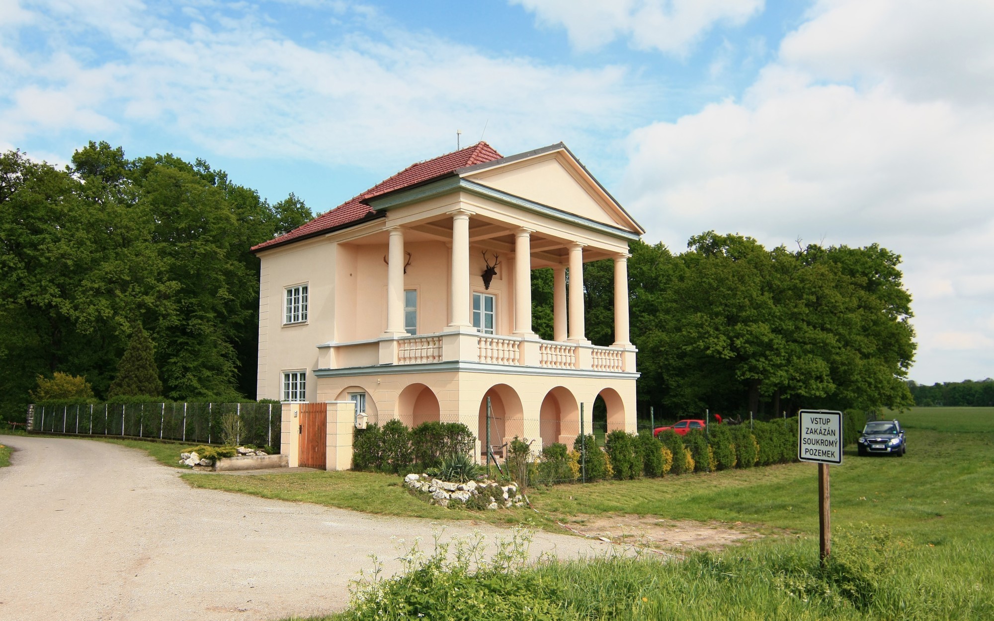 Lovecký zámeček